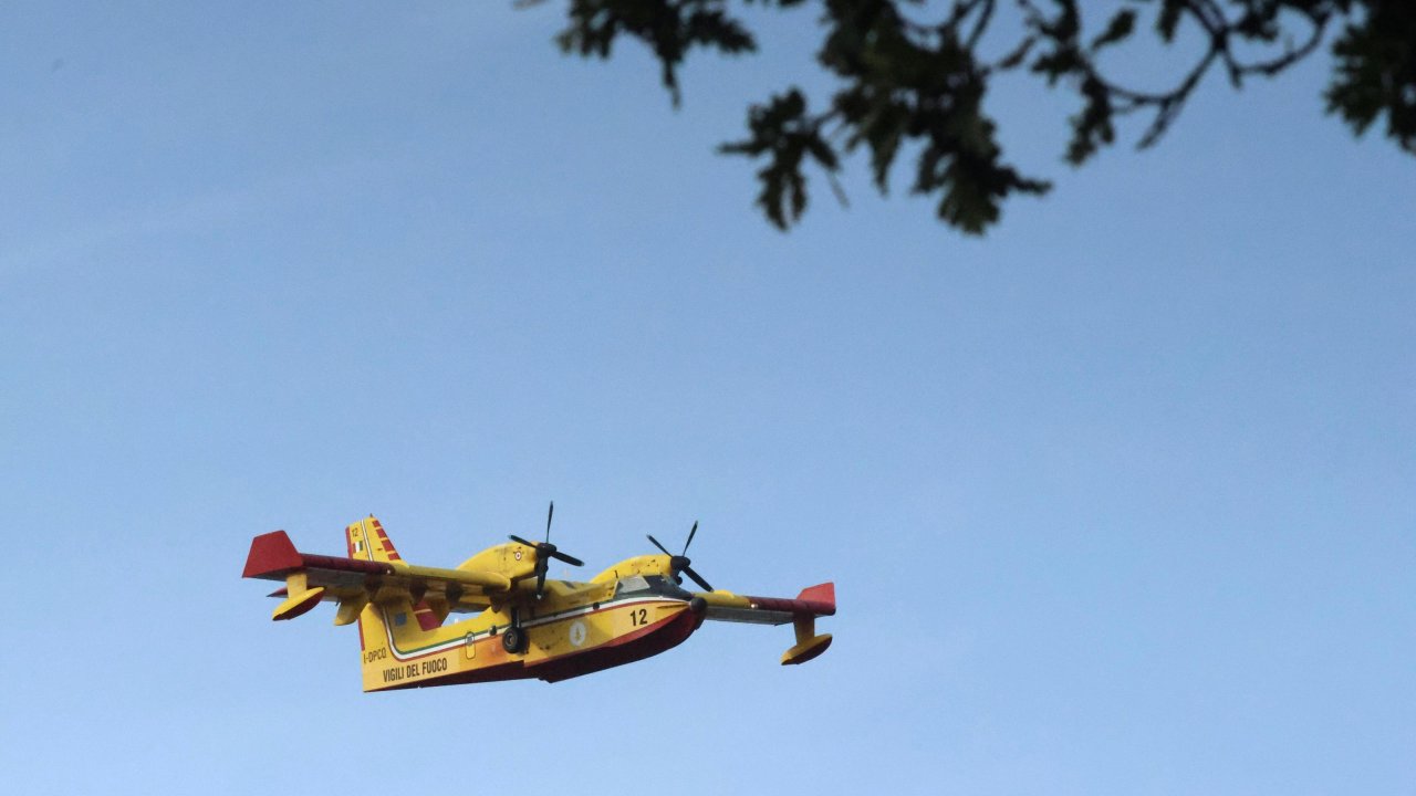 Alpes-Maritimes : des bombardiers d’eau dans le ciel ce mardi, voici pourquoi