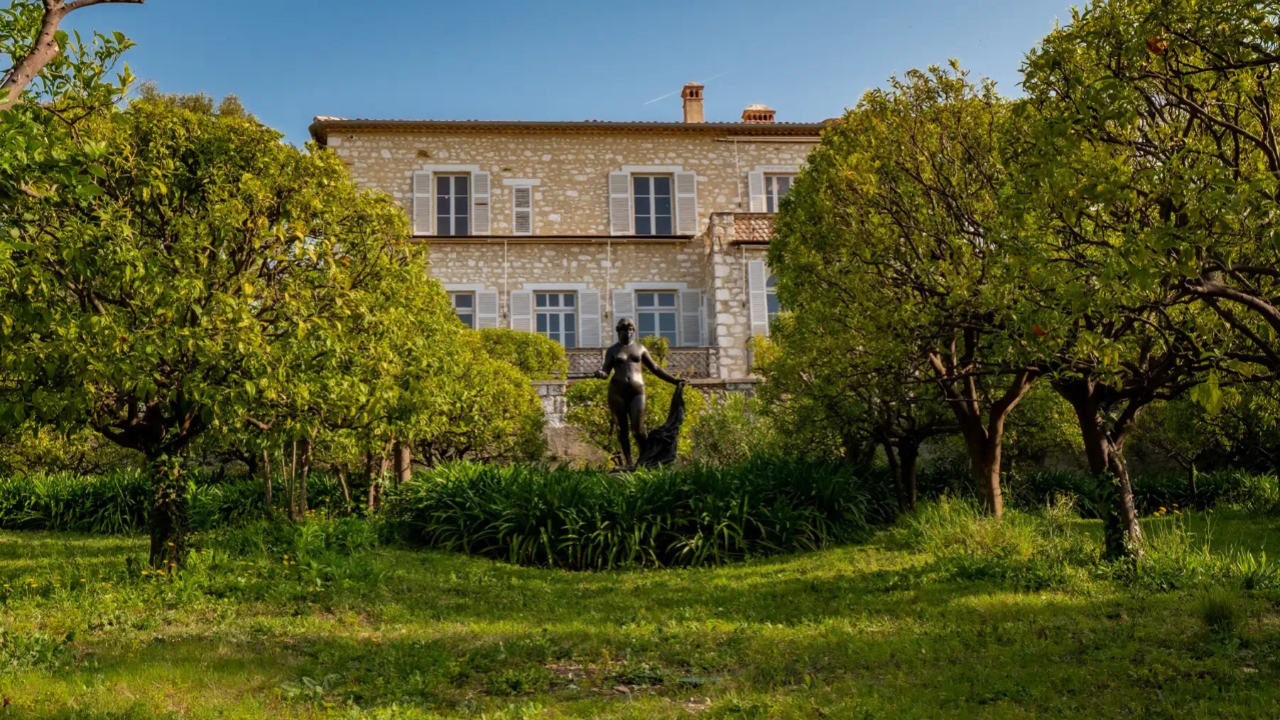 Cagnes-sur-Mer : quatre tableaux dérobés au musée Renoir, les cambrioleurs en abandonnent un dans leur fuite