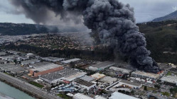 Carros : quatre mois apr&egrave;s l&rsquo;incendie de l&rsquo;entrep&ocirc;t STEF, l&rsquo;&eacute;vacuation des d&eacute;chets a commenc&eacute;