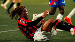 Ligue 1 : Nice s'incline à Lyon (2-1) malgré une supériorité numérique en fin de match Ligue 1 : Nice s'incline à Lyon (2-1) malgré une supériorité numérique en fin de match