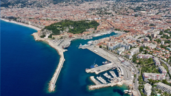 Port de Nice bloqu&eacute; par les p&ecirc;cheurs : un ferry d&eacute;rout&eacute; vers l'Italie