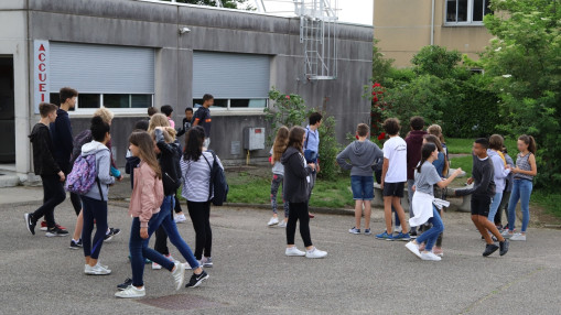 Agression en live sur TikTok &agrave; Grasse : une adolescente prise &agrave; partie devant son coll&egrave;ge, deux mineures arr&ecirc;t&eacute;es