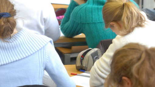 Alpes-Maritimes : des cours à distance perturbés par des insultes et des références au terrorisme Alpes-Maritimes : des cours à distance perturbés par des insultes et des références au terrorisme