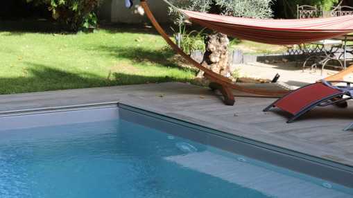 Berre-les-Alpes : un homme de 77 ans meurt noyé dans sa piscine Berre-les-Alpes : un homme de 77 ans meurt noyé dans sa piscine