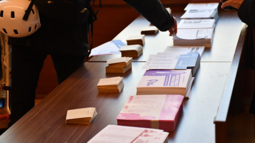 Bulletins de vote d&eacute;truits par la pluie : la mairie de Nice annonce que les assurances couvriront les frais