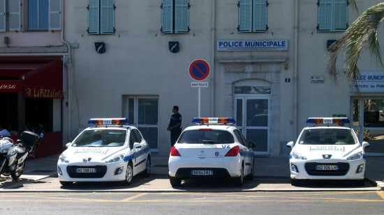 Cannes : sept voleurs de montres de luxe arrêtés grâce à une opération conjointe des polices Cannes : sept voleurs de montres de luxe arrêtés grâce à une opération conjointe des polices