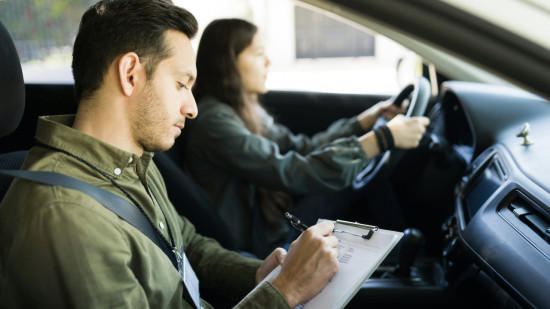 Carburant : les auto-&eacute;coles des Alpes-Maritimes redoutent une hausse du prix des le&ccedil;ons