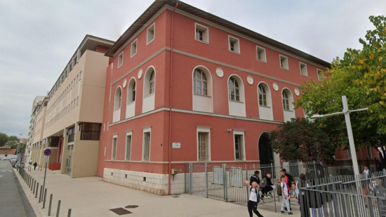 “Collège mort” à Nice : les enseignants du collège Jean-Giono réclament plus de moyens “Collège mort” à Nice : les enseignants du collège Jean-Giono réclament plus de moyens