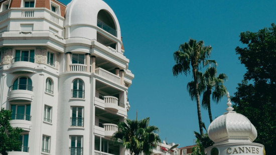 Côte d’Azur : la prolifération inquiétante des “hôtels fantômes” Côte d’Azur : la prolifération inquiétante des “hôtels fantômes”