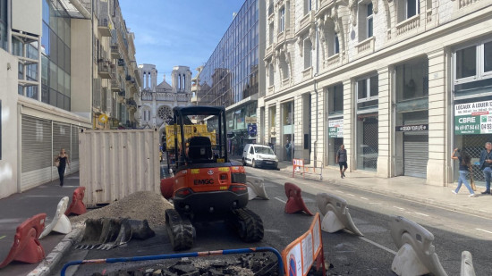 Nice : premiers coups de pelle sur l'avenue Notre-Dame en vue de la semi-piétonnisation Nice : premiers coups de pelle sur l'avenue Notre-Dame en vue de la semi-piétonnisation