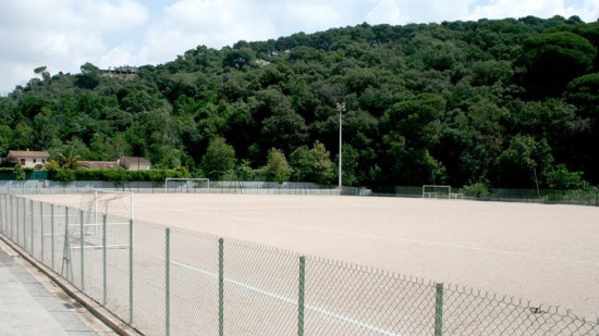 SOS pour le FC Cannes Ranguin : un club de foot en difficulté face à des infrastructures indignes SOS pour le FC Cannes Ranguin : un club de foot en difficulté face à des infrastructures indignes