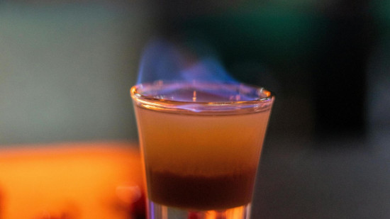 Une jeune femme gravement brûlée à cause d'un cocktail,  dans une discothèque à Juan-les-Pins Une jeune femme gravement brûlée à cause d'un cocktail,  dans une discothèque à Juan-les-Pins