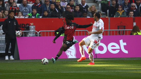 Un film porno tourné au stade pendant un match du GYM