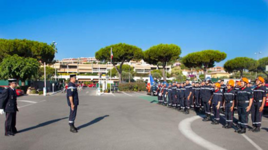 Antibes : une villa désaffectée en feu, 22 pompiers mobilisés Antibes : une villa désaffectée en feu, 22 pompiers mobilisés