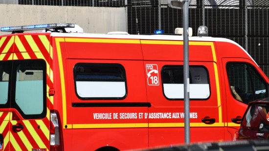 Cannes : une voiture percute violemment un arbre pr&egrave;s du Palm Beach, quatre jeunes bless&eacute;s dont un gri&egrave;vement