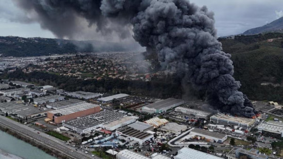 Carros : quatre mois après l’incendie de l’entrepôt STEF, l’évacuation des déchets a commencé Carros : quatre mois après l’incendie de l’entrepôt STEF, l’évacuation des déchets a commencé