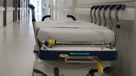 Comme chaque été, les urgences saturent