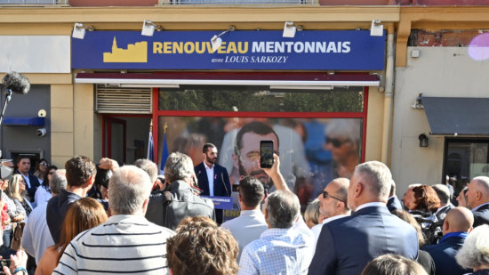 Contraire au Code électoral, le portrait de Louis Sarkozy retiré de sa permanence à Menton Contraire au Code électoral, le portrait de Louis Sarkozy retiré de sa permanence à Menton