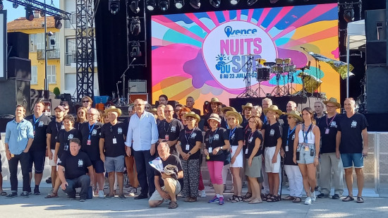 Les bénévoles, petites mains indispensables des festivals azuréens Les bénévoles, petites mains indispensables des festivals azuréens