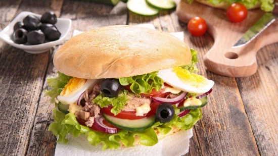Nice : apprendre &agrave; faire un vrai pan bagnat gratuitement, c'est possible !