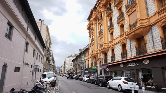 Nice : deux commerces braqu&eacute;s avec une arme factice