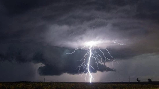 Nice : orages et fortes pluies, les Alpes-Maritimes en vigilance jaune d&egrave;s midi