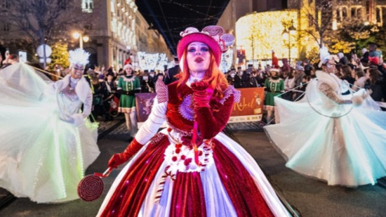 Nice s’embrase pour Noël : une parade géante prête à enchanter l’avenue Jean-Médecin
