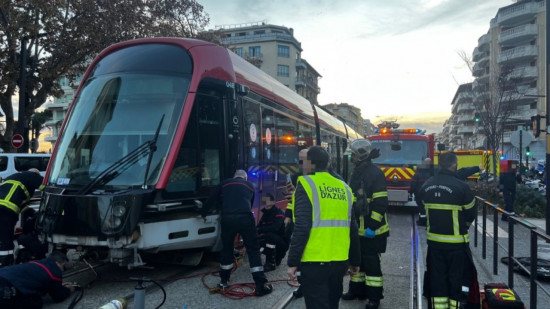 Nice : une fillette de 6 ans coincée sous un tramway de la ligne 2 Nice : une fillette de 6 ans coincée sous un tramway de la ligne 2