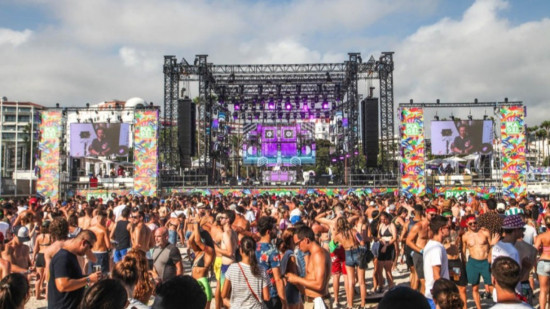 Pour l'instant, Lomepal reste programmé aux Plages Electroniques Pour l'instant, Lomepal reste programmé aux Plages Electroniques