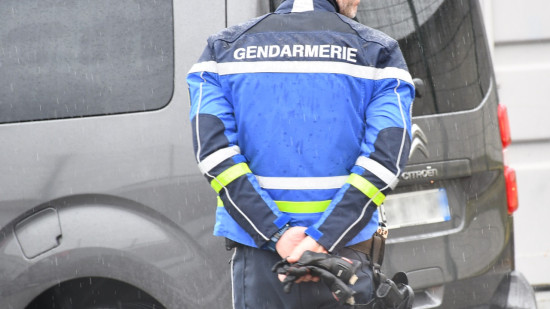 Pr&egrave;s de Nice, 14 personnes surprises lors d&rsquo;une c&eacute;r&eacute;monie chamanique : trois organisateurs mis en examen