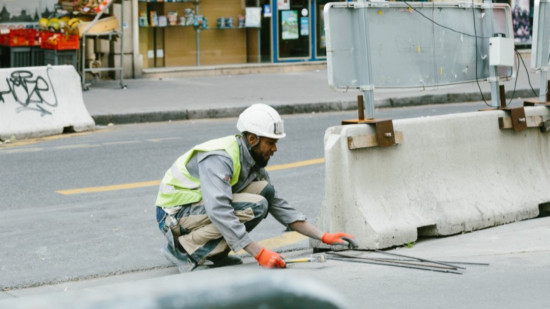 Quand les ouvriers doivent s'adapter à la chaleur Quand les ouvriers doivent s'adapter à la chaleur