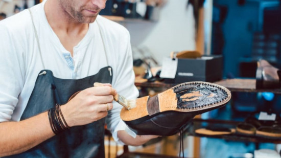 Réparer plutôt que jeter : le lancement d'un bonus réparation textile