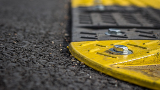Sécurité routière : des ralentisseurs qui ne respectent pas les normes pointés du doigt