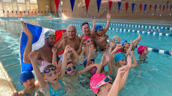 Un écolier de 5 ans s'est mesuré au champion olympique Alain Bernard