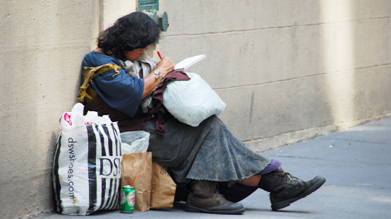 Une association veut sensibiliser sur l'invisibilisation des femmes à la rue