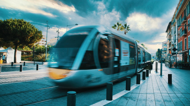 Nice : l&rsquo;iPhone pourra de nouveau servir de titre de transport dans les bus et tramways Lignes d&rsquo;Azur d&egrave;s septembre