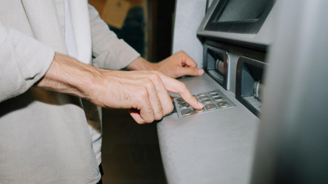 Vols de cartes bancaires : trois Marseillais condamn&eacute;s pour avoir cibl&eacute; des personnes &acirc;g&eacute;es dans les Alpes-Maritimes