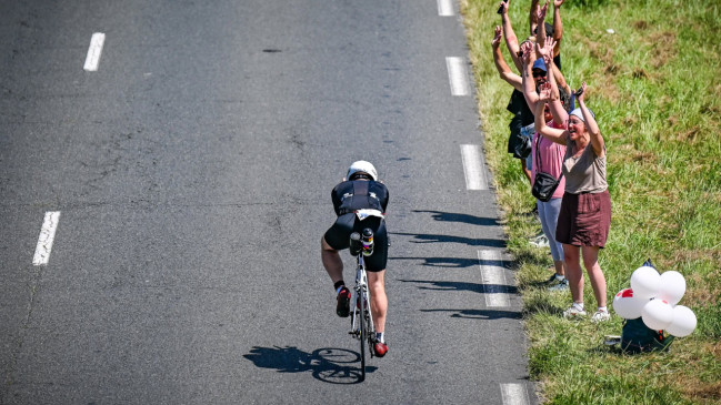 Ironman annul&eacute; &agrave; Nice : un cycliste de 42 ans meurt sur le parcours apr&egrave;s une collision avec une moto
