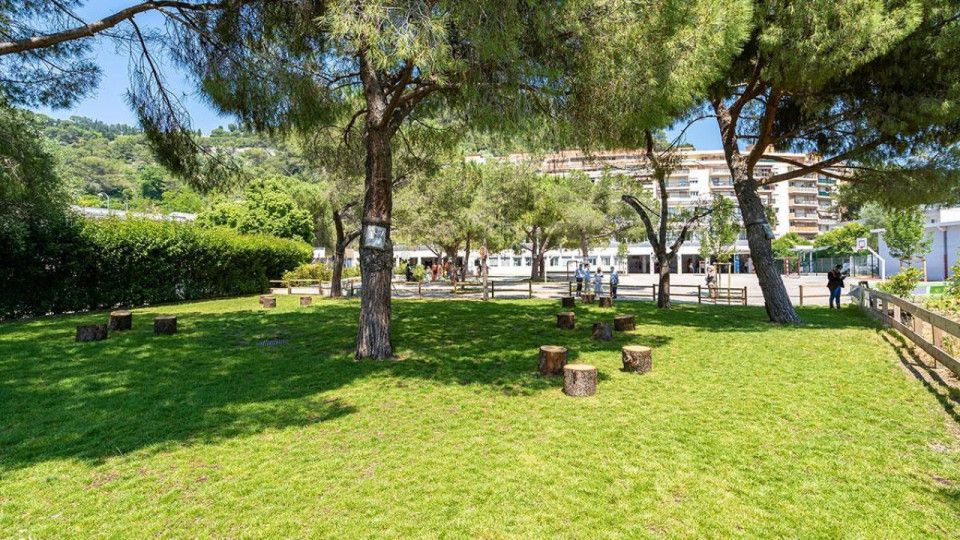 Avant la rentr&eacute;e, les &eacute;coles ni&ccedil;oises se transforment pour affronter la chaleur