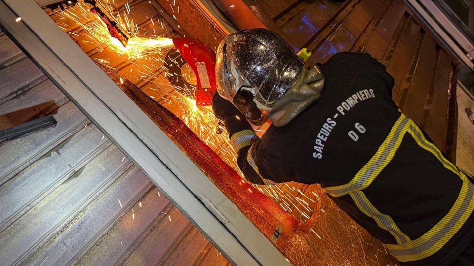 Deux appartements détruits dans un violent incendie à Nice