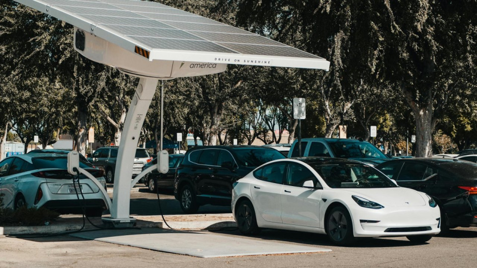 La mobilit&eacute; &eacute;lectrique en plein d&eacute;veloppement dans les Alpes-Maritimes