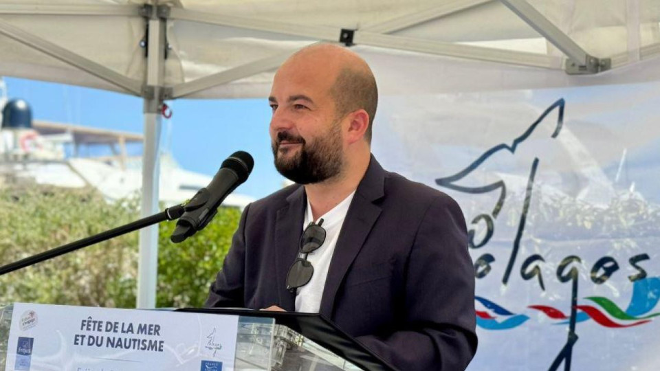 Le maire de Fréjus, David Rachline quitte la vice-présidence du RN