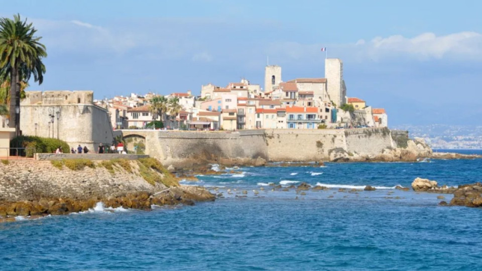 LFI accuse la police municipale d'Antibes d'intimidation lors d'un tractage