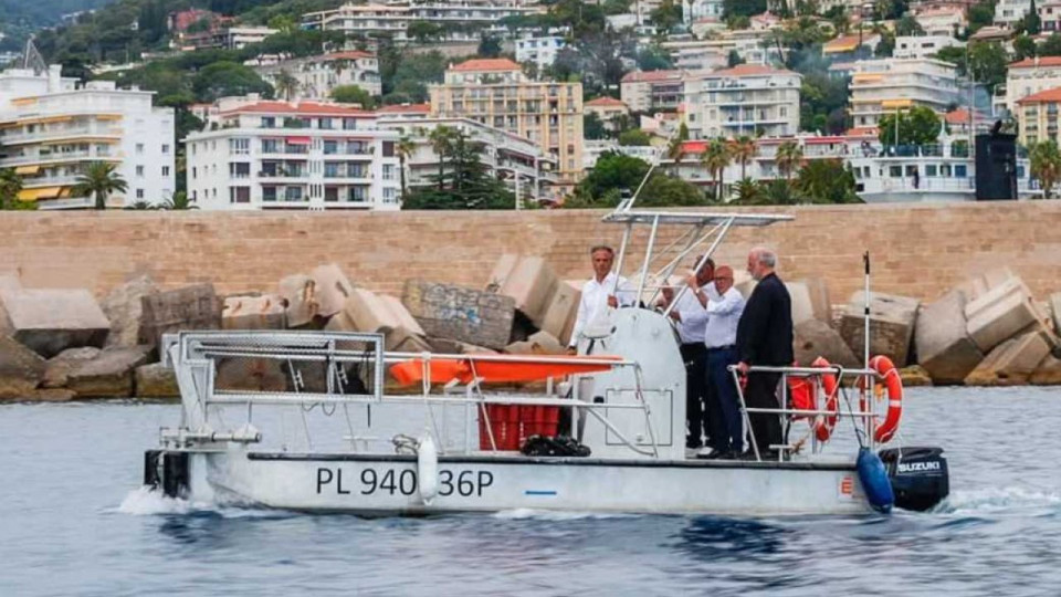 Nice renforce la protection de son littoral avec un nouveau bateau d&eacute;pollueur