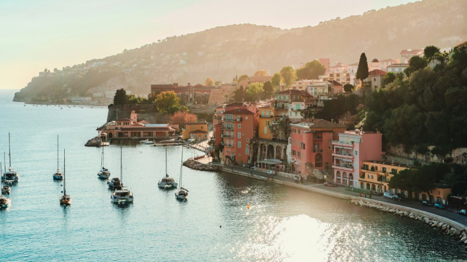 Surtourisme : Menton, Roquebrune-Cap-Martin et Nice parmi les villes les plus touch&eacute;es en France