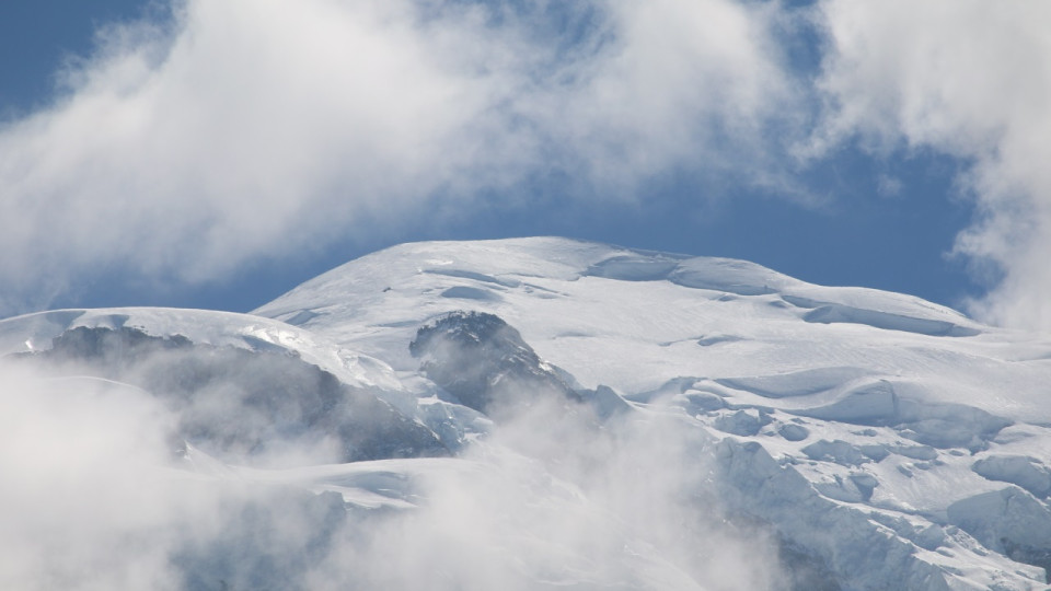 Avalanche meurtrière dans les Alpes, une skieuse de 53 ans retrouvée morte Avalanche meurtrière dans les Alpes, une skieuse de 53 ans retrouvée morte