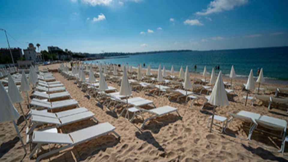 Les matelas seront encore à 11 euros cet été à Antibes