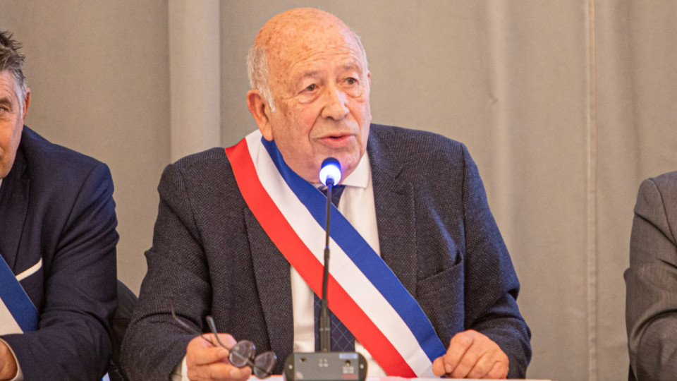 Immigration : le maire de Menton invite les ministres à "venir aux postes frontières" Immigration : le maire de Menton invite les ministres à "venir aux postes frontières"