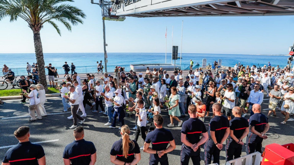 Attentat du 14 juillet 2016 &agrave; Nice : plus de 1000 personnes r&eacute;unies pour une marche du souvenir