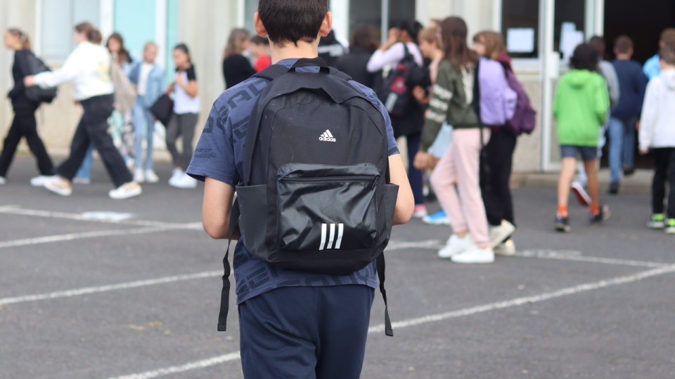 Cannes : une adolescente poursuivie pour tentative d&rsquo;assassinat apr&egrave;s une agression au couteau devant son &eacute;tablissement